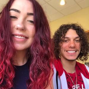 Meet your Posher, Caitlin